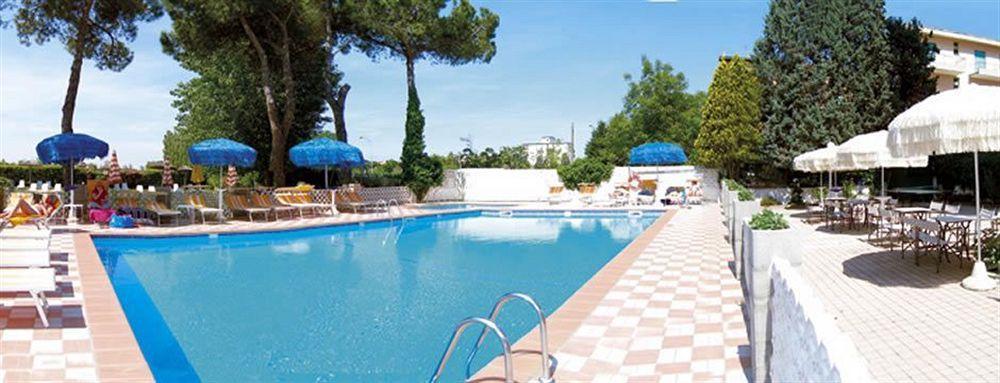 Hotel Frank ليدو دي يسولو المظهر الخارجي الصورة