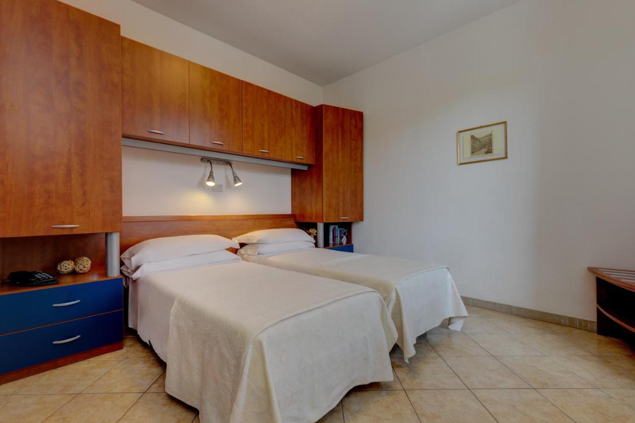 Hotel Frank ليدو دي يسولو المظهر الخارجي الصورة