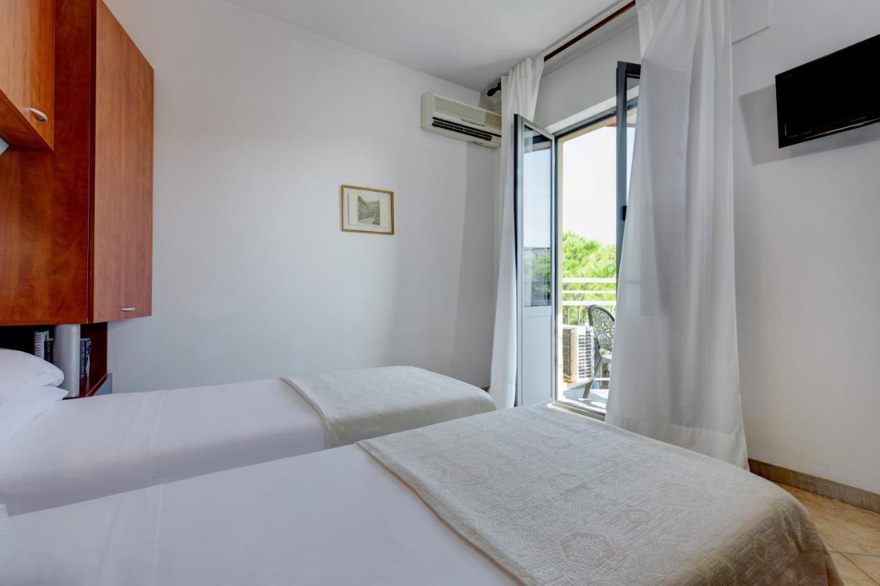 Hotel Frank ليدو دي يسولو المظهر الخارجي الصورة
